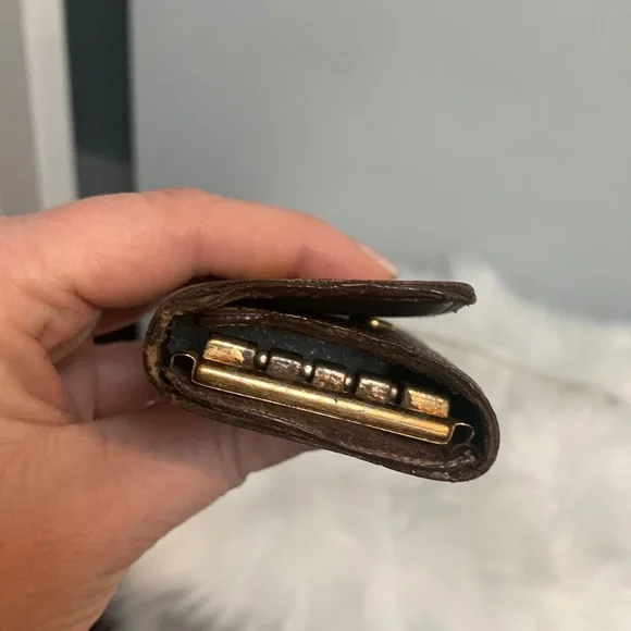 1999 authentic Louis Vuitton 4-ring key holder